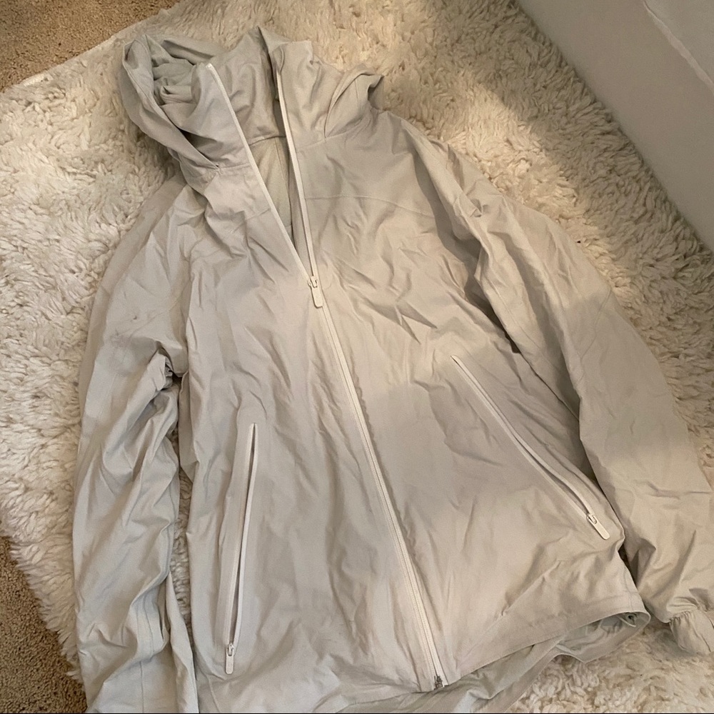 lululemon rain jacket / windbreaker